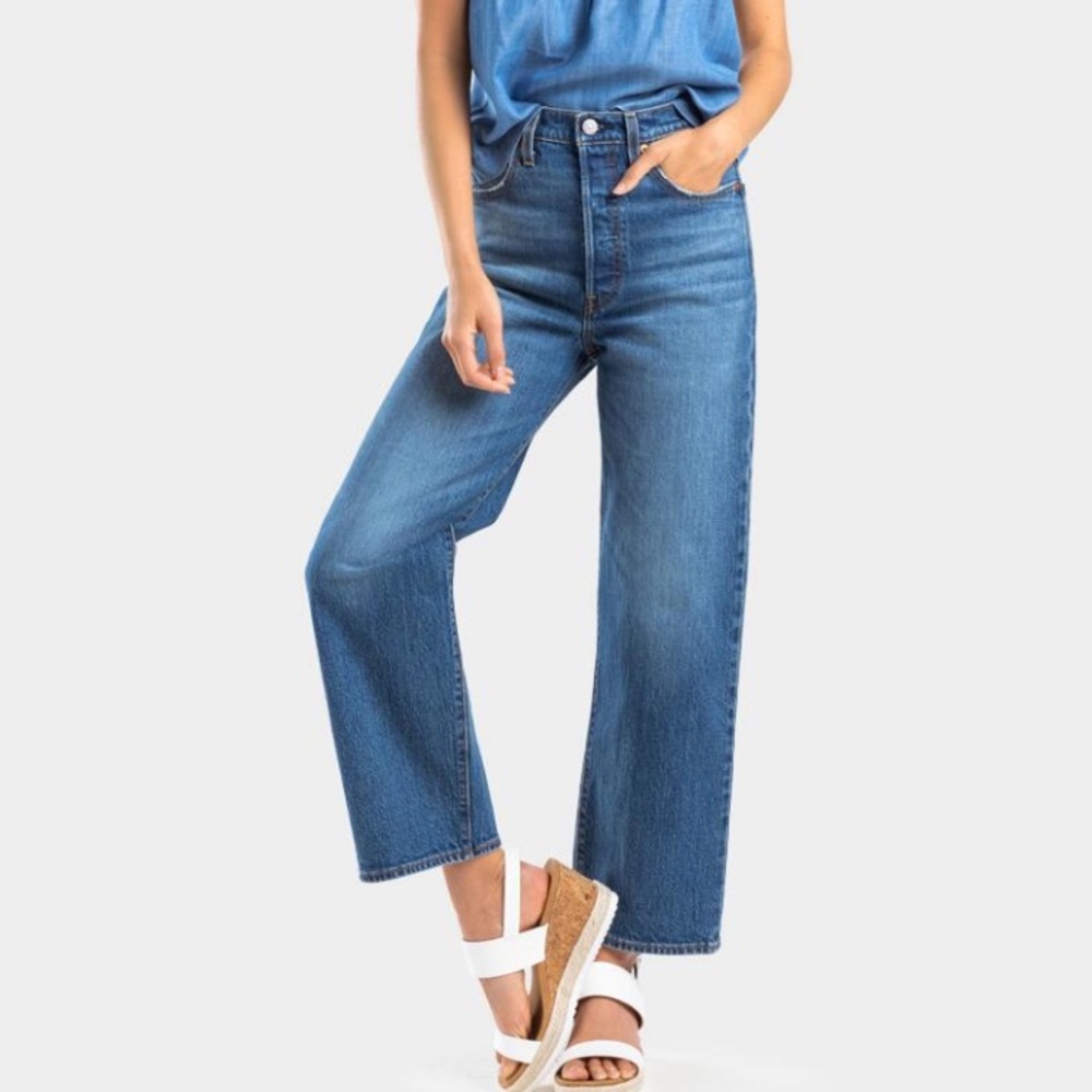 Levi’s Ribcage Straight Ankle Jeans